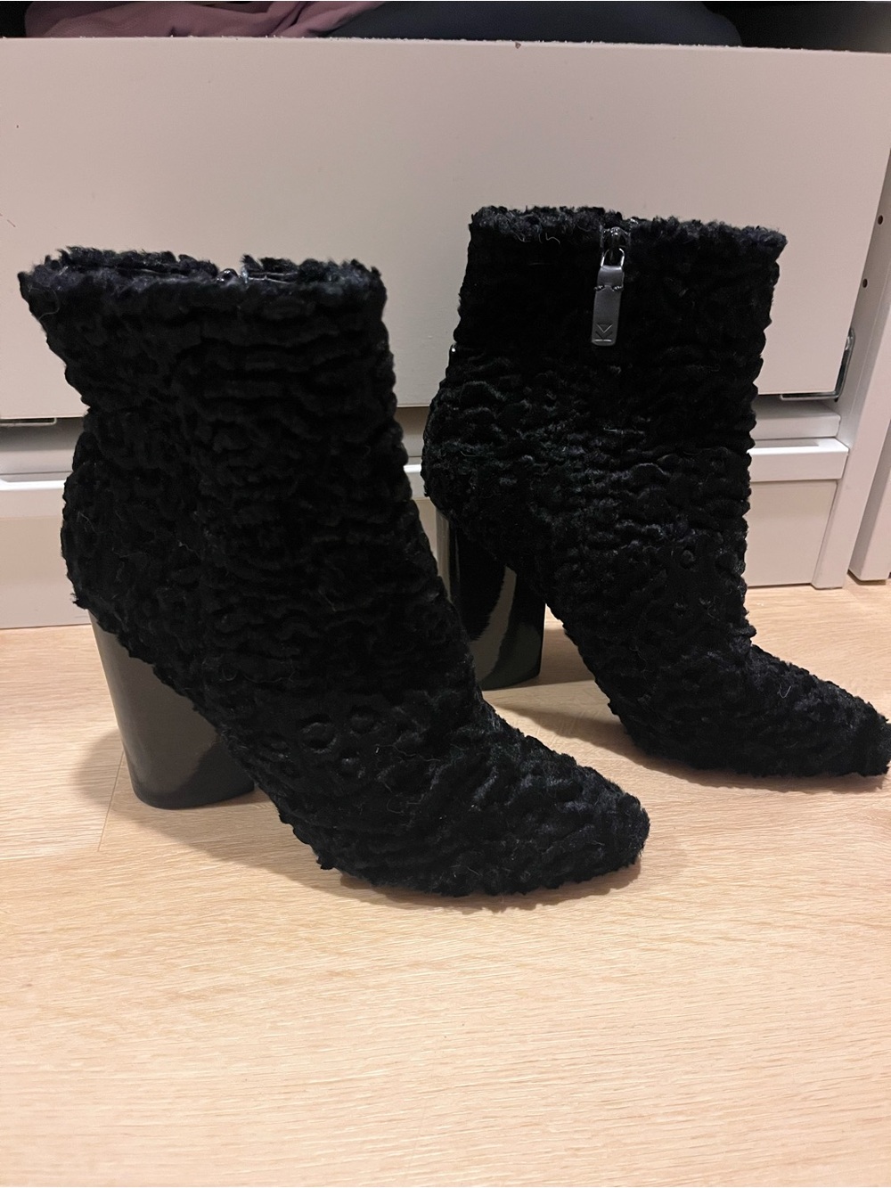 MERCEDES CASTILLO Edie Black Textured Faux-Shearling leather lined Ankle Boots